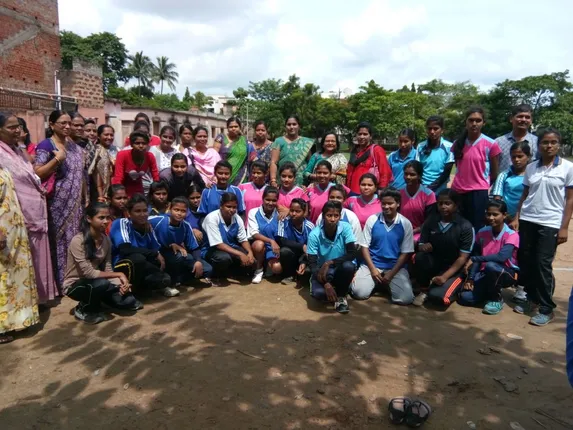 ଅନ୍ତଃମହିଳା ମହାବିଦ୍ୟାଳୟ ହ୍ୟାଣ୍ଡବଲ୍‌: ଗାଦିବ୍ରହ୍ମ ବିଜେତା