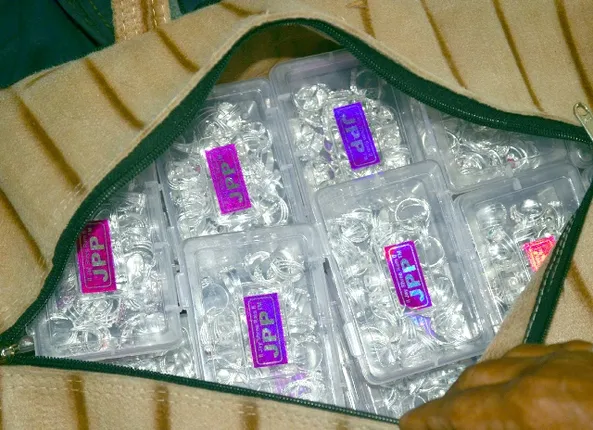 କାର୍‌ ସହ ୯୫ ଲକ୍ଷ ଟଙ୍କାର ରୁପା ଅଳଙ୍କାର ଜବତ