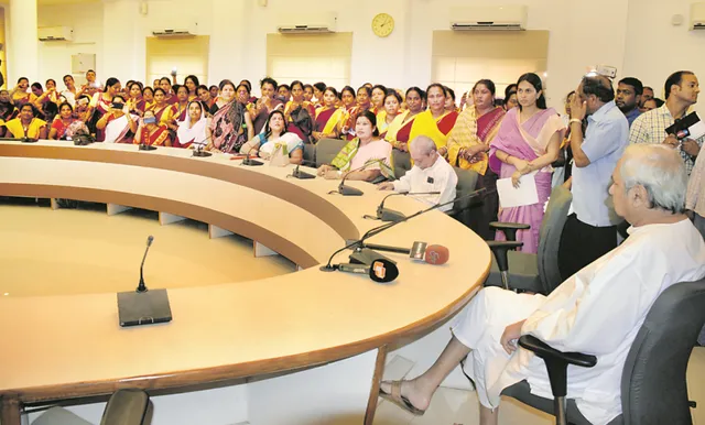 ଅଙ୍ଗନବାଡ଼ି କର୍ମୀ ସଂଘରେ ଫାଟ