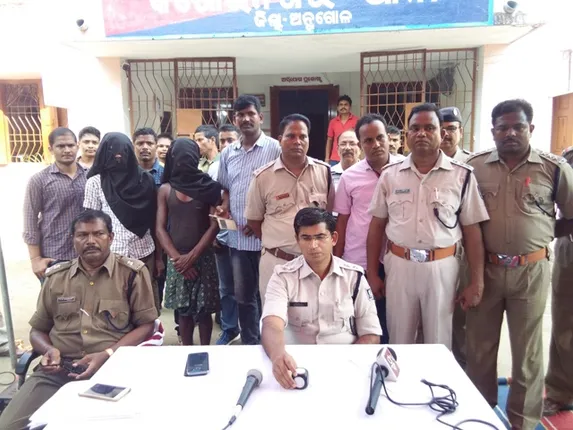 ଟଙ୍କା ପାଇଁ ସଂପର୍କ ଭୁଲିଗଲେ