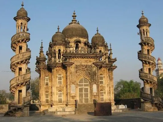 ଏହି ତିନିଟି ସ୍ଥାନ ନ ଦେଖିଲେ ଗୁଜୁରାଟ ଭ୍ରମଣ ଅଧୁରା !