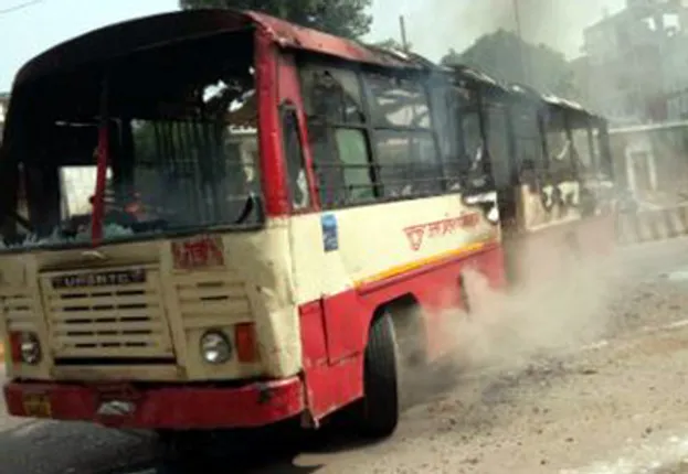 ବିଏସପି ନେତାଙ୍କୁ ଗୁଳିକରି ହତ୍ୟା, ସମର୍ଥକମାନେ ବସ୍‌ ଜାଳିଦେଲେ