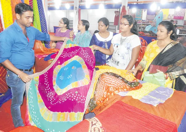 ଆରମ୍ଭ ହେଲା ‘ଉତ୍ତର ଭାରତ ହସ୍ତଶିଳ୍ପ ପ୍ରଦର୍ଶନୀ’