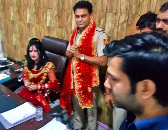 ଦିଲ୍ଲୀ ପୁଲିସ ଇନ୍ସପେକ୍ଟରଙ୍କ ଚେୟାରରେ ରାଧେ ମା’