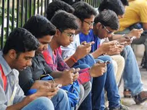 ମୋବାଇଲ୍‌ ସଂଯୋଗୀକରଣ ଯାଞ୍ଚ କରିବାକୁ ସରକାର ଆଧାରର ବିକଳ୍ପ ବିଚାର କରୁଛନ୍ତି