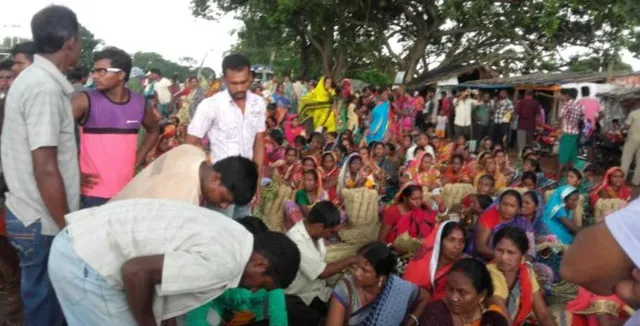 ମୟୂରଭଞ୍ଜ: ସବାଇଘାସ ଉପରୁ ଜିଏସ୍‌ଟି ଉଠାଇବା ଦାବିରେ ରାସ୍ତା ଅବରୋଧ