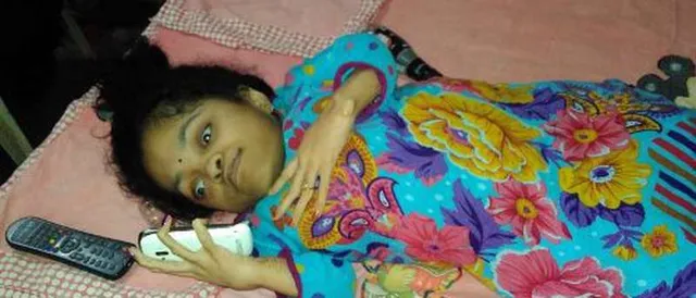 ବସିପାରନ୍ତି ନାହିଁ କି ଛିଡା ବି ହୋଇ ପାରନ୍ତି ନାହିଁ, ଶୋଇ ରହି ବିସିଏ ପରୀକ୍ଷା ପାସ୍‌ କରିଥିଲେ ଏହି ଯୁବତୀ