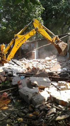 ଶିଶୁଭବନ ପରିସରରେ ଉଚ୍ଛେଦ ହେଲା ଜବରଦଖଲ