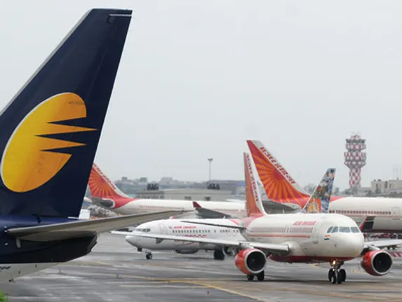 ବିମାନ ଇନ୍ଧନ ଦର ବଢ଼ିଲା ୬%, ଏଲ୍‌ପିଜି ସିଲିଣ୍ଡର ପ୍ରତି ୧.୫୦ଟଙ୍କା ମହଙ୍ଗା