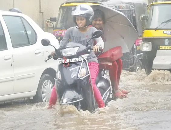 ରାଜଧାନୀରେ ନିର୍ଧୁମ୍‌ ଛେଚିଲା