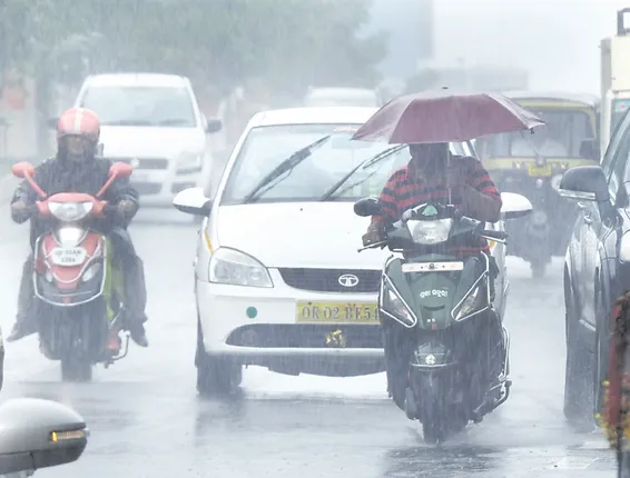 ଲଗାଣ ବର୍ଷାରେ ଭାସିଲା ରାଜଧାନୀ