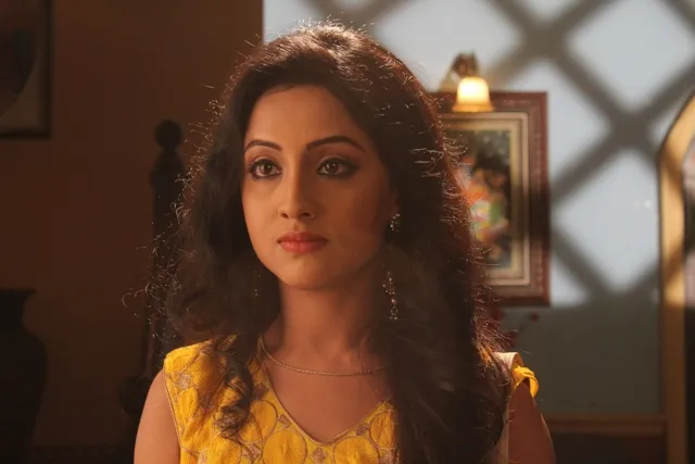 ପଛରେ ପଡ଼ିଯାଇଛନ୍ତି କି ଓଲିଉଡର ଏହି ନାମୀ ନାୟିକା ?