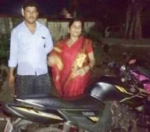 ବନ୍ଧୁକ ଲଗାଇ ମହିଳାଙ୍କ ବେକରୁ ସୁନାଚେନ୍‌ ଓ ଟଙ୍କା ଲୁଟ୍‌