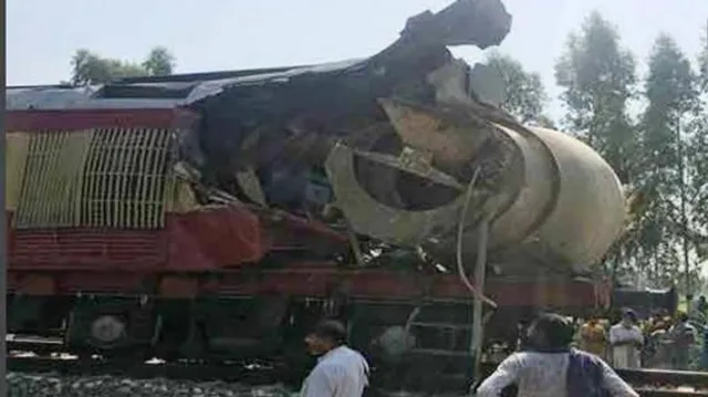 ଟ୍ରେନ୍‌କୁ ଧକ୍କା ଦେଲା ଟ୍ରକ, ଟ୍ରେନ ଡ୍ରାଇଭରଙ୍କ ମୃତ୍ୟୁ