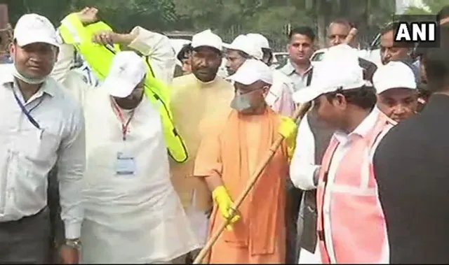 ତାଜମହଲରେ ଝାଡ଼ୁ ମାରିଲେ ଯୋଗୀ