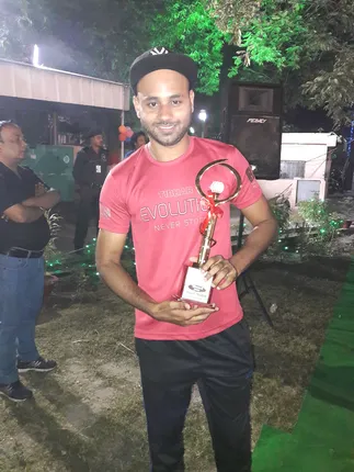 ଅସିଫ୍‌ ହକ୍‌ ବିଜେତା