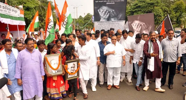 ରାଜ୍ୟପାଳଙ୍କୁ ସ୍ମାରକ ପତ୍ର ଦେଲେ କୁନ୍ଦୁଲି ପୀଡ଼ିତାଙ୍କ ପରିବାର(ବିଭୂତି)