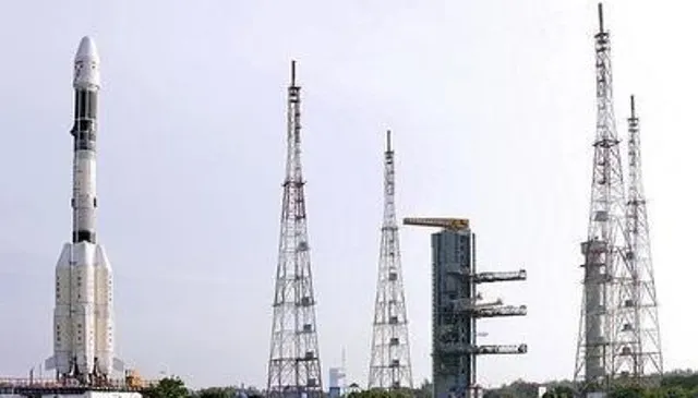 ସାଟେଲାଇଟ୍‌ ଉତ୍‌କ୍ଷେପଣ ଦୁଇଗୁଣ କରିବାକୁ ଠିକାରେ କାମ କରାଇବ ଇସ୍ରୋ