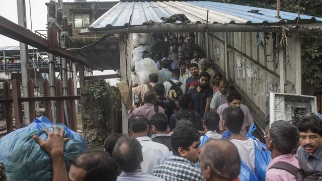 ଏଲ୍‌ଫିନ୍‌ଷ୍ଟୋନ୍‌ ଫୁଟ୍‌ ଓଭର ବ୍ରିଜ୍‌ ନିର୍ମାଣ ପାଇଁ ସେନାକୁ ୧୦ କୋଟି ପ୍ରଦାନ କରିବ ରେଳବାଇ