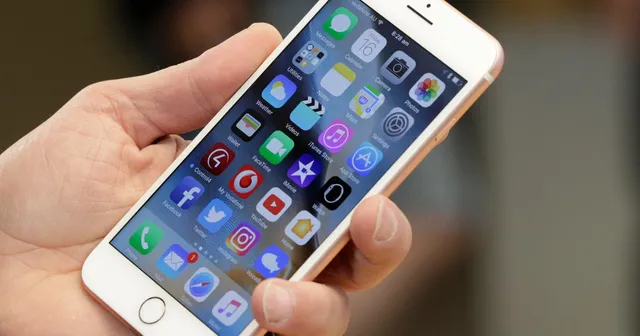 ଭାରତରେ  ନିଷିଦ୍ଧ ହେବ କି ଆପଲ ଆଇ-ଫୋନ?