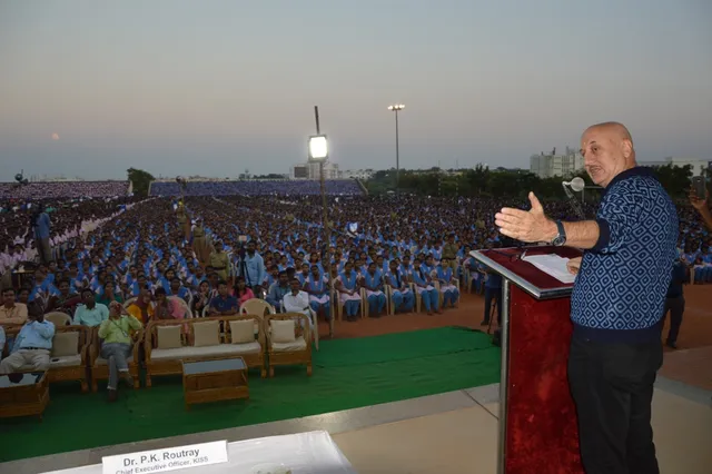 ଯୁବପିଢ଼ି ସ୍ୱପ୍ନ ବିଭୋର ହେବା ଜରୁରୀ: ଅନୁପମ