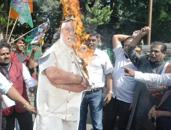 ଟିଏମ୍‌ସି ପକ୍ଷରୁ ପ୍ରଧାନମନ୍ତ୍ରୀଙ୍କ କୁଶପୁତ୍ତଳିକା ଦାହ (ବିଭୂତି)