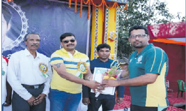 ଅଂଶୁମାନ ସ୍ମାରକୀ କ୍ରିକେଟ୍‌: ଖଡ଼ଗପୁର ସେମିରେ