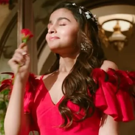 ନୂଆ ଲୁକ୍‌ରେ ଆଲିଆ ଭଟ୍ଟ