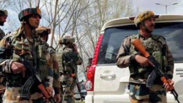 ଜମ୍ମୁ-କଶ୍ମୀରର ସୋପିୟାଁ ଓ ପୁଲଓ୍ଵାମାରେ ସୁରକ୍ଷାକର୍ମୀଙ୍କ ଉପରେ ଆତଙ୍କବାଦୀଙ୍କ ଆକ୍ରମଣ