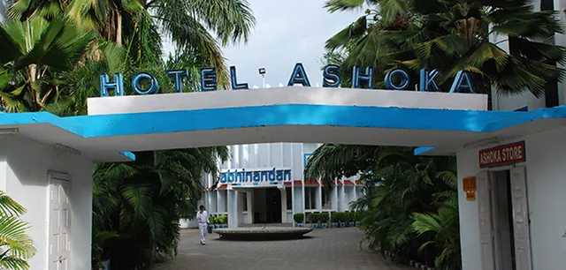 ଆକ୍ରମଣର ଶିକାର ସ୍ୱିସ୍‌ ଦମ୍ପତିଙ୍କୁ ଆଲଫୋନ୍‌ସଙ୍କ ପ୍ରସ୍ତାବ: ଅଶୋକା ହୋଟେଲରେ ୨ ଦିନ ରହିବାକୁ ଅନୁରୋଧ