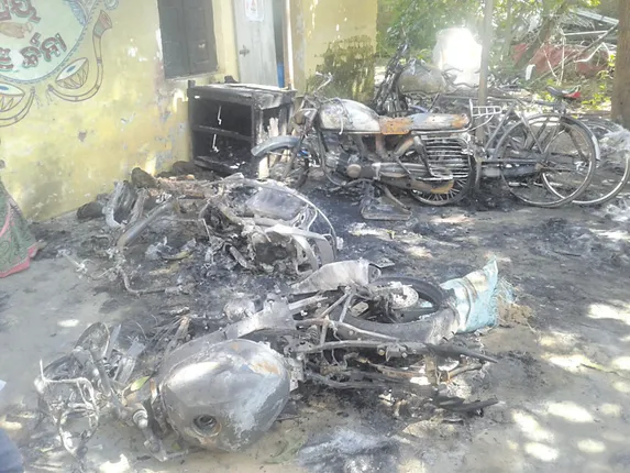 ପୂର୍ବ ଶତ୍ରୁତାକୁ କେନ୍ଦ୍ର କରି ୩ ଗାଡ଼ି ପୋଡ଼ି ଦେଲେ