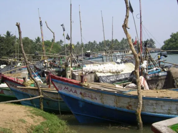 ଗହୀରମଥାରୁ ୪ ଟ୍ରଲର ଜବତ, ୧୬ ମତ୍ସ୍ୟଜୀବୀ ଗିରଫ