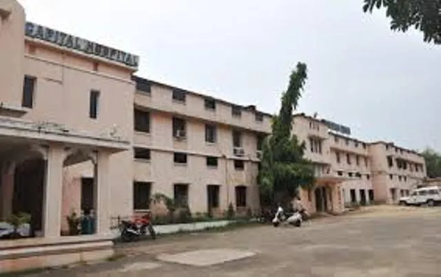 ବିମୁଦ୍ରାକରଣକୁ ବର୍ଷେ ପୂରିବ : ଆଜି ପର୍ଯ୍ୟନ୍ତ ଲାଗି ପାରିଲାନି ପିଓଏସ୍‌ ମେସିନ୍‌