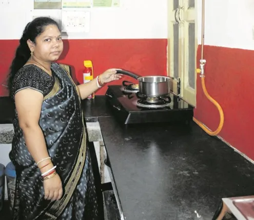 ପାଇପ୍‌ ଯୋଗେ ଗ୍ୟାସ୍‌ ଯୋଗାଣକୁ ମାସେ ପୂରିଲା : ଆଗ୍ରହ ଅଛି, ଦ୍ୱନ୍ଦ୍ୱ ଦୂର ହୋଇନି