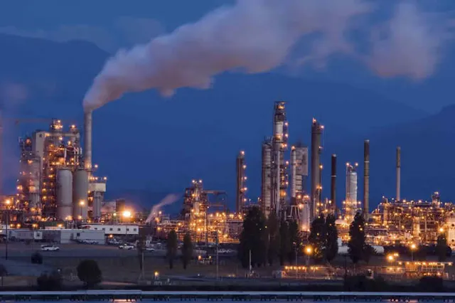 ଉପକୂଳରେ ଶିଳ୍ପ ଲଢ଼େଇ