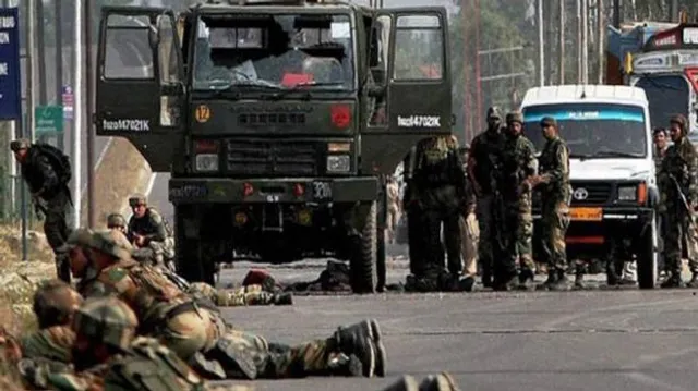 ଜମ୍ମୁ କଶ୍ମୀର: ସୁରକ୍ଷା ବାହିନୀ ଉପରେ ଆତଙ୍କବାଦୀ ଆକ୍ରମଣ, ୨ ଯବାନ ଗୁରୁତର