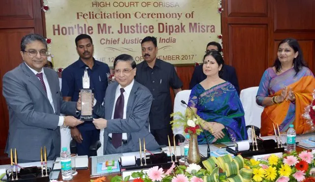 ପ୍ରଧାନ ବିଚାରପତିଙ୍କୁ ହାଇକୋର୍ଟରେ ସମ୍ବର୍ଧନା