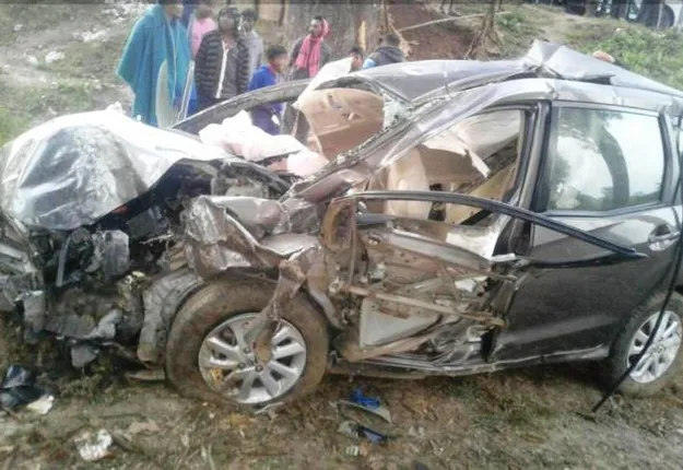 ଭବାନୀପାଟଣା: ପୋଲତଳକୁ ଖସିପଡ଼ିଲା କାର, ଘଟଣାସ୍ଥଳରେ ୪ ସାଙ୍ଗଙ୍କ ମୃତ୍ୟୁ