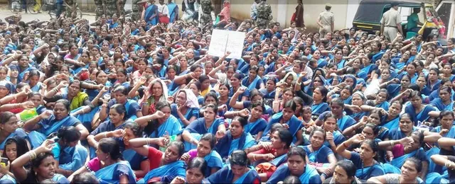 ଫୁଲବାଣୀ: ଜିଲ୍ଲାପାଳଙ୍କ କାର୍ଯ୍ୟାଳୟ ସମ୍ମୁଖରେ ଆଶାକର୍ମୀଙ୍କ ଧାରଣା