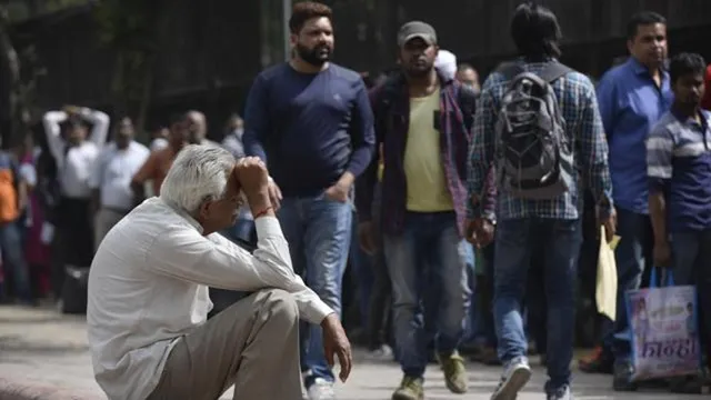 ଡିସେମ୍ବର ଶେଷ ସୁଦ୍ଧା ବରିଷ୍ଠ ନାଗରିକ ଓ ଦିବ୍ୟାଙ୍ଗଙ୍କୁ ଘରେ ସେବା ଯୋଗାଇ ଦେବାକୁ ବ୍ୟାଙ୍କ୍‌ମାନଙ୍କୁ ରିଜର୍ଭ ବ୍ୟାଙ୍କର୍‌ ନିର୍ଦେଶ