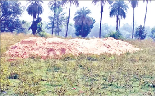 ବେଧଡ଼କ ଚାଲିଛି ବାଲି ଚାଲାଣ