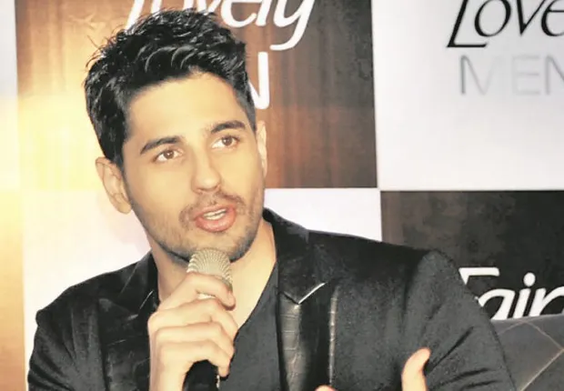 ନିଜକୁ ଖୁସି ଦେଉଥିବା କାମ ନିଷ୍ଠାର ସହ କଲେ ସଫଳତା ମିଳେ: ସିଦ୍ଧାର୍ଥ ମଲ୍‌ହୋତ୍ରା