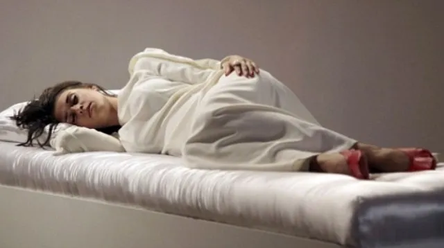 ଜାଣନ୍ତୁ କାହିଁକି ଦକ୍ଷିଣ ଓ ପୂର୍ବ ଦିଗକୁ ପାଦ ରଖି ଶୋଇବା ଉଚିତ ନୁହେଁ