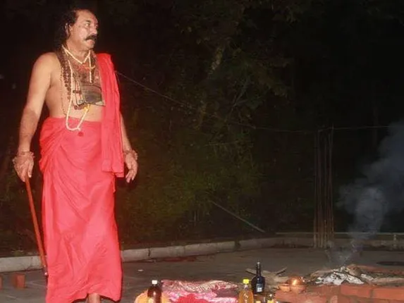 ପୂର୍ବଜନ୍ମର ପତ୍ନୀ କହି ମହିଳାଙ୍କ ସହିତ ଦୁଷ୍କର୍ମ କରିଥିଲା ତାନ୍ତ୍ରିକ