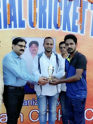 ସନ୍ତୋଷ ସ୍ମାରକୀ କ୍ରିକେଟ୍‌: ଓ୍ଵିଣ୍ଡ୍‌ ୨୦୦୦ ସେମିରେ