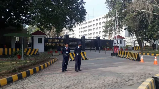 କୁଳଭୂଷଣଙ୍କୁ ଭେଟିବାକୁ ଇସ୍‌ଲାମାବାଦରେ ମାଆ ଓ ପତ୍ନୀ