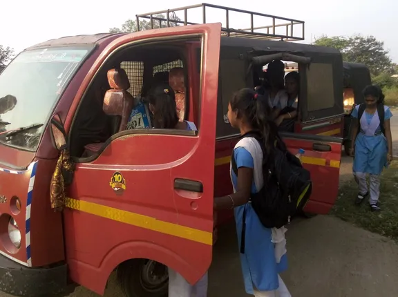 ଏମିତି ବି ସ୍କୁଲ୍‌ ଅଛି: ଯେଉଁଠି ଛାତ୍ରୀଙ୍କ ହାତରେ ଦିଦିଙ୍କ ଚାକିରି