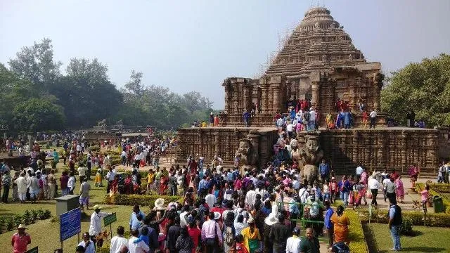 ରାଜ୍ୟରେ ଘରୋଇ, ବିଦେଶୀ ପର୍ଯ୍ୟଟକଙ୍କ ସଂଖ୍ୟା କମିଛି