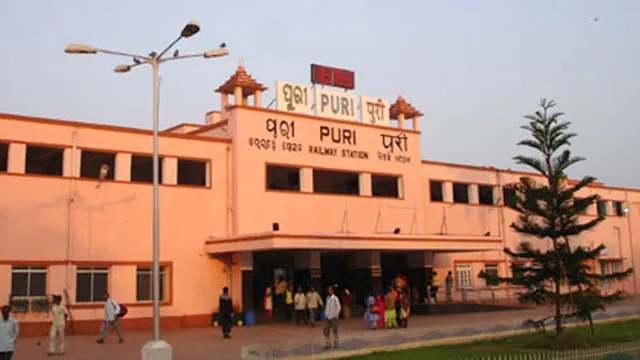 ପର୍ଯ୍ୟଟନ ସହରକୁ ସ୍ୱାଭାବିକ ହେଉନି ଟ୍ରେନ୍‌ ଚଳାଚଳ