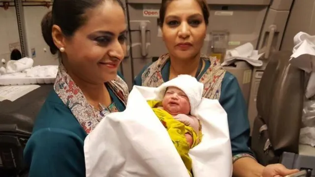 ବିମାନ ମଧ୍ୟରେ ମଝି ଆକାଶରେ ଜନ୍ମନେଲା ଶିଶୁକନ୍ୟା